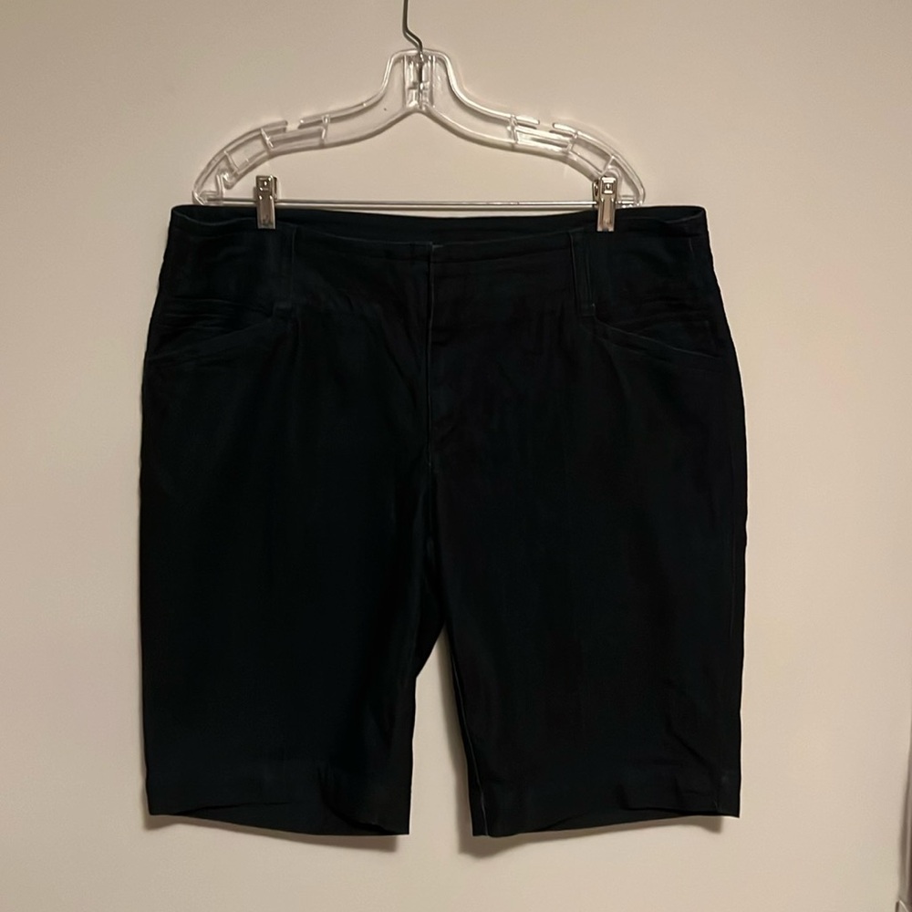 W62 Dark Blue -Size 18 Woman Signature Fit Shorts